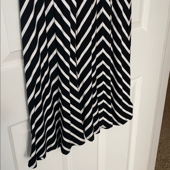 Bebe black and white maxi skirt size small - Picture 5 of 6